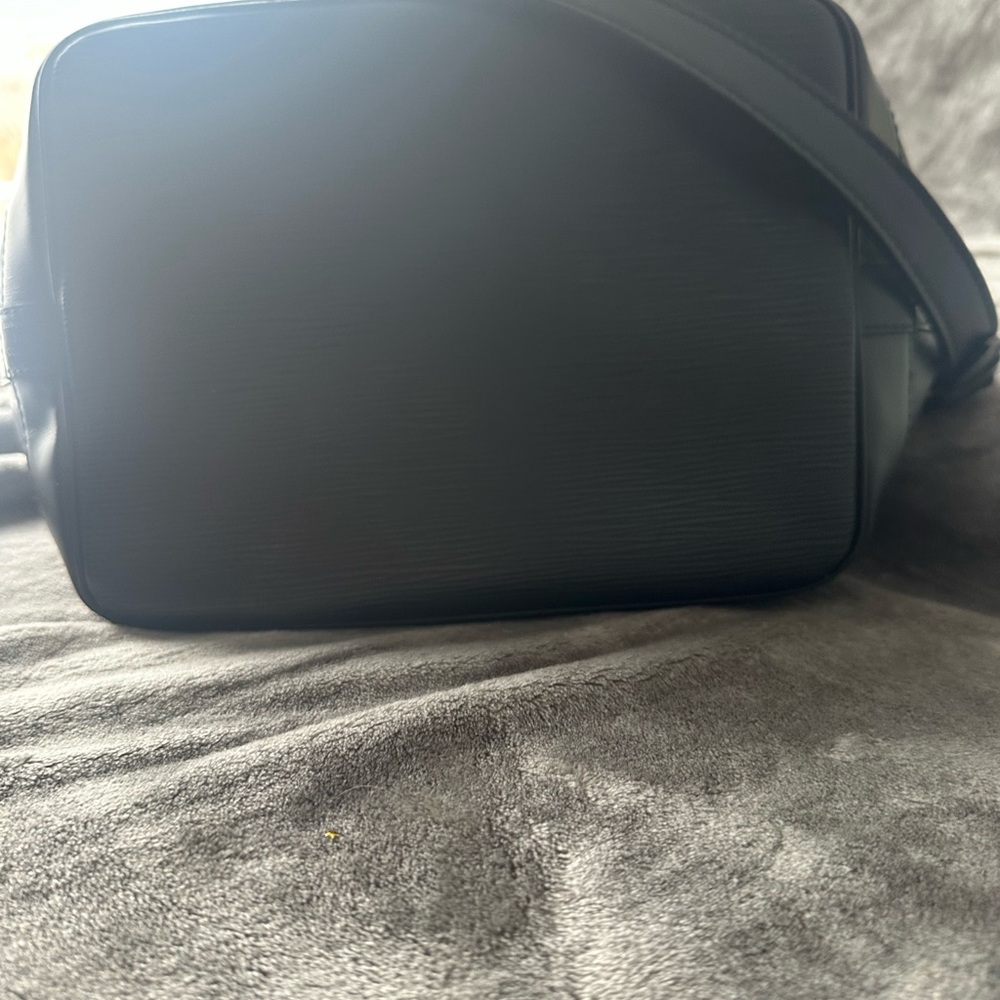 Louis Vuitton Black Bucket Bag - Picture 7 of 7